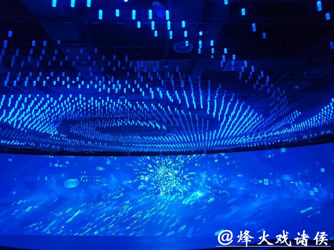 用舞台展现科技的温度